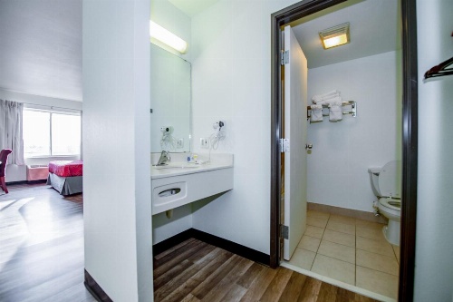 Rodeway Inn Central Colorado Springs image 1