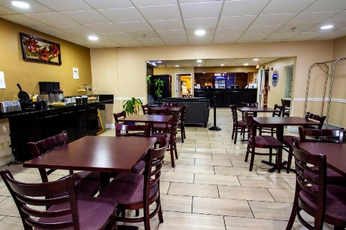 Rodeway Inn Central Colorado Springs image 11