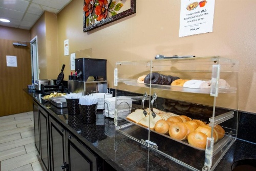 Rodeway Inn Central Colorado Springs image 15