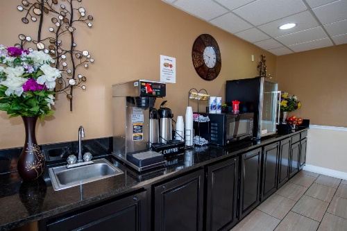 Rodeway Inn Central Colorado Springs image 20