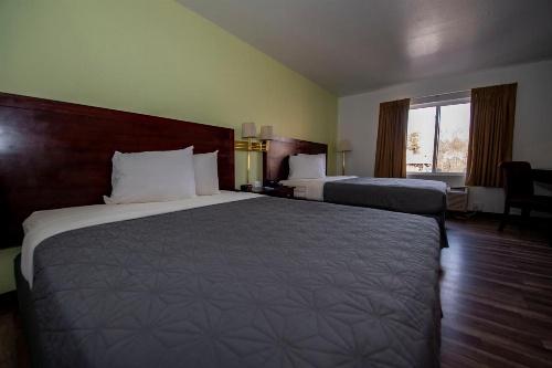 Rodeway Inn Central Colorado Springs image 3