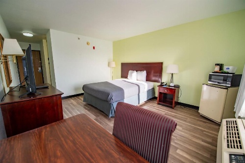 Rodeway Inn Central Colorado Springs image 35