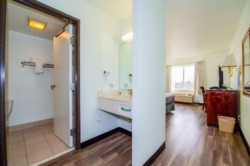 Rodeway Inn Central Colorado Springs image 41